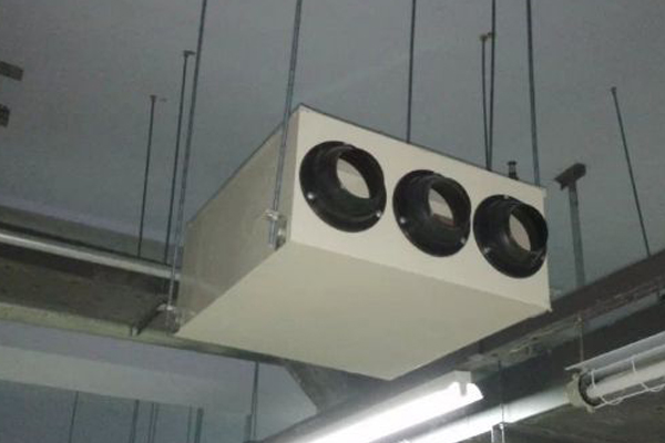 是時(shí)候?yàn)槟纳a(chǎn)選購一臺(tái)更適合的振動(dòng)輸送機(jī)了！！